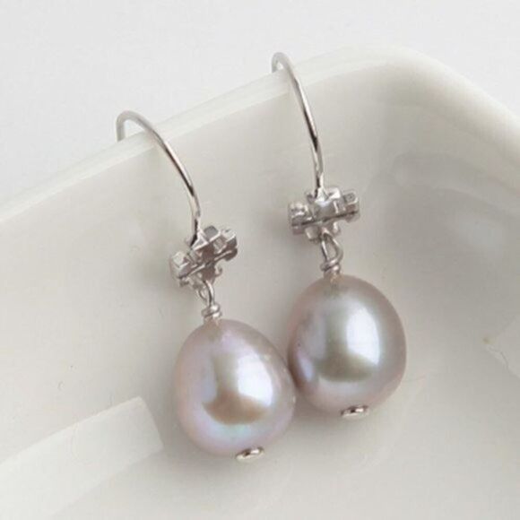 NW0T Tory Burch Silver Logo French Wire Gray Pearl Dangle Earrings - Picture 1 of 6